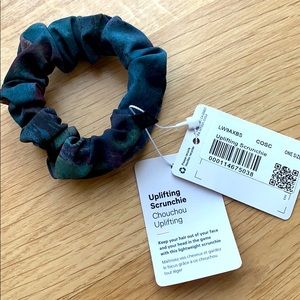 Lululemon Uplifting Scrunchie NWT